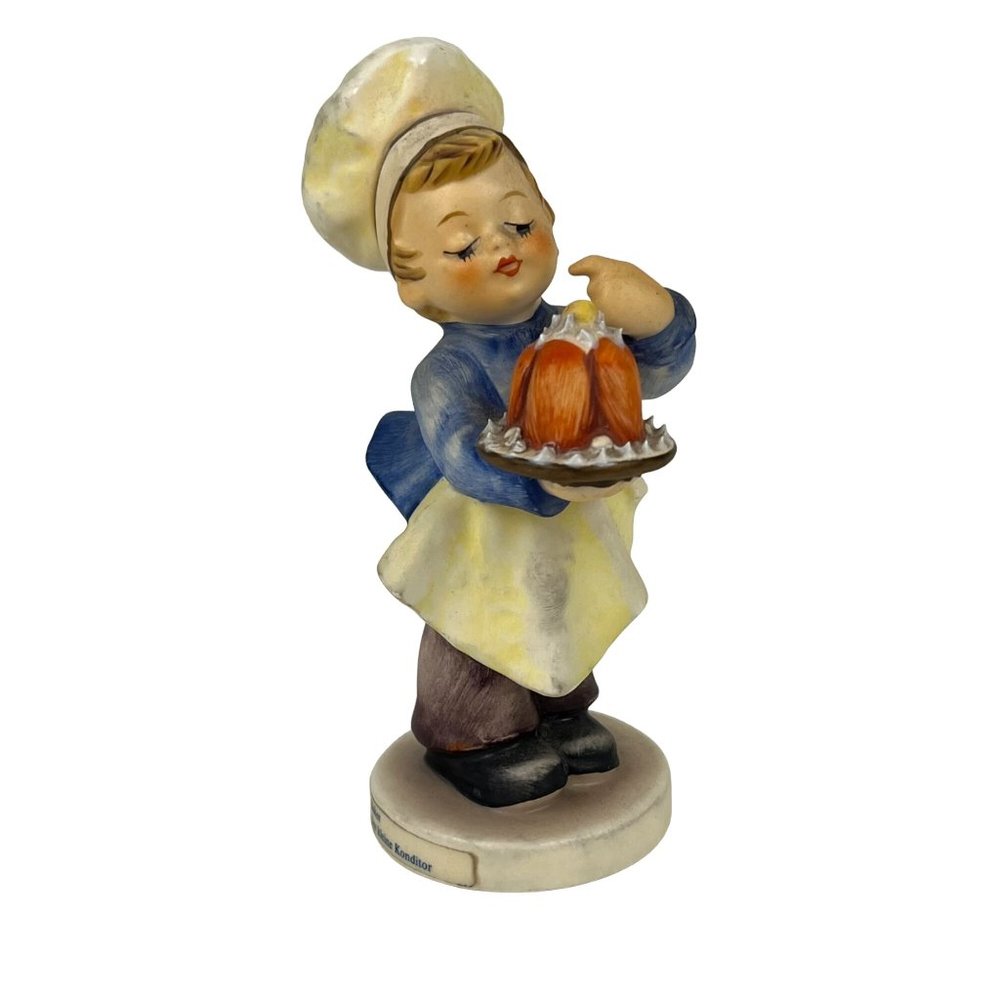 Vintage "Baker" Goebel Hummel Figurine #128